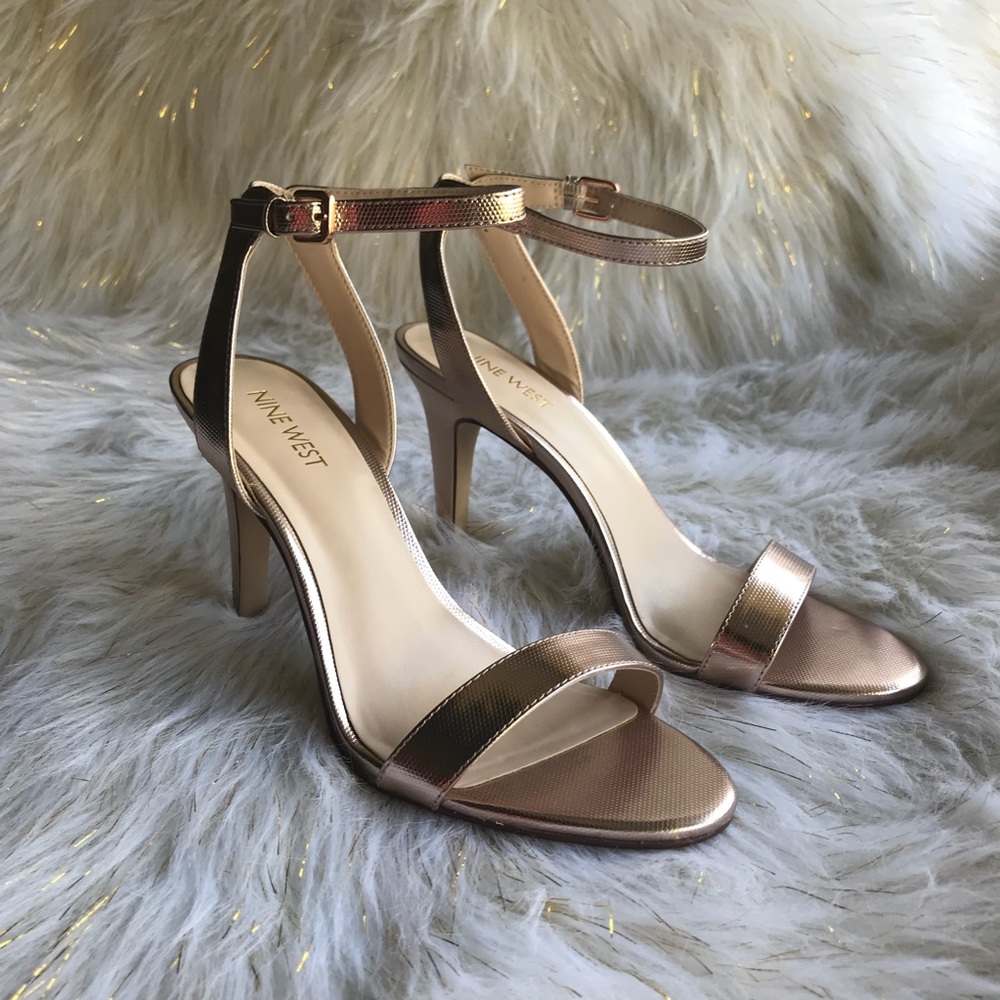 👠✨Nine West Rose Gold Leather Heels✨👠
